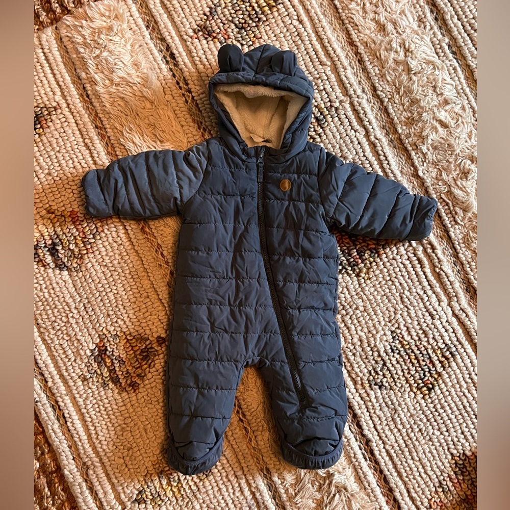 h&m sherpa lined bunting suit. Navy. Size 6months (runs large!)